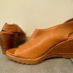 Sorel After Hours Tan Slingback Wedges Size 9.5